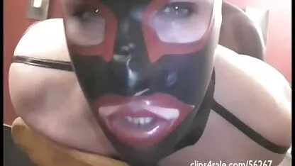 短い髪の熟女座ってお尻にストッキングで男の顔 女の子 専用 アダルト 動画