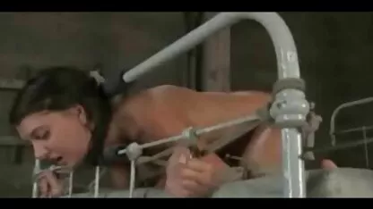 ブルネットと大きな自然のおっぱい柄の前のカメラ 女性 専用 アダルト ムービー