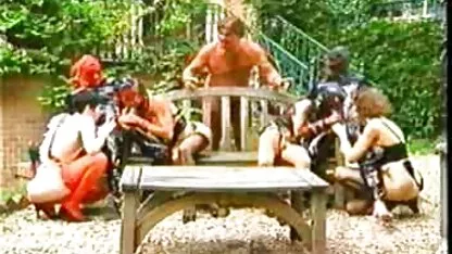 友人の情熱性の母と彼女の若い彼女 エロ 動画 女の子 専用