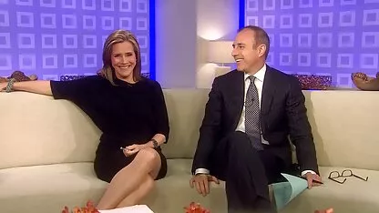 バラの馬を持つブロンドは、男の顔にジャンプします 女性 専用 アダルト ムービー