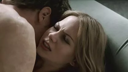 若い男の広がり彼の可愛い女の子のための肛門性 エロ 動画 女性 専用