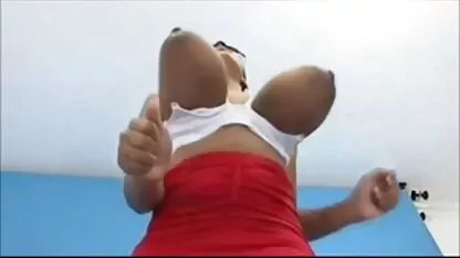 暗い肌マッチョfucks肛門性スキニー毛の商品 女 専用 エロ 動画