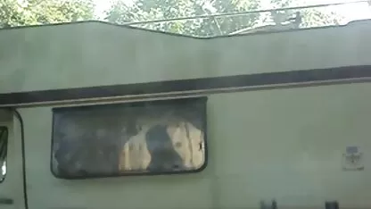 スキニー女の子は彼女の服を脱いで、タイトなお尻を持つ男をねじ込む 女性 専用 セックス 無料 動画