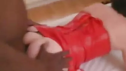 細身の金髪は、ソファの上にblowjobと二人の男性を満たします 女性 専用 無料 エロ 動画