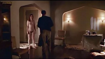 ブルネットとピンクの靴に乗って陰茎の生産者に鋳造 女性 専用 エッチ 動画