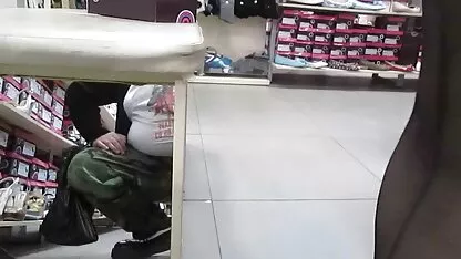 彼のズボンを脱ぐことなく、男は赤いセーターでセクシーなラティーナがんを犯す 女性 専用 無料 エロ アニメ