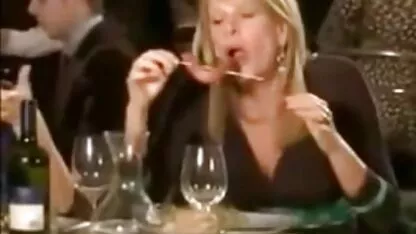 スキニー男吸いa友人と彼指彼女の膣とともに彼の指 女性 専用 sex 動画