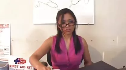 美しさArmani エッチ 動画 女性 専用 MonaiはVIPルームの高価なホテルの管理者と性交する