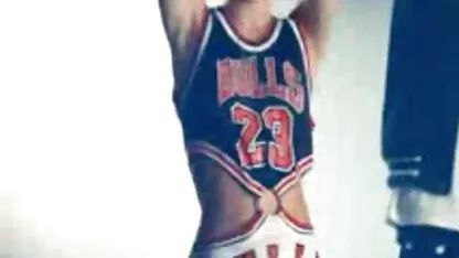 入れ墨を持つ黒人男性は、情熱的なセックスの前に大きなお尻で母親の膣を舐めています 無料 女性 専用 アダルト 動画