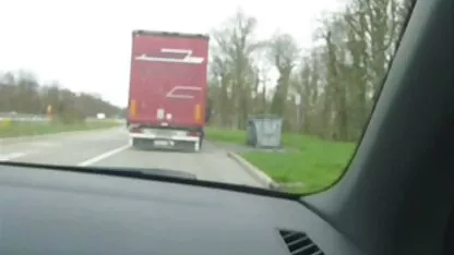 Nigerとともにa大きなバレル口ブロンドと彼女のコックオンザソファ 女性 専用 sex 動画