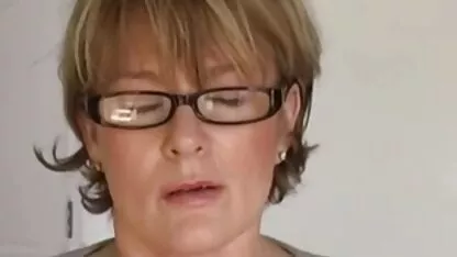 ブルネットは索道で自慰行為を欲望を満たします 女性 専用 アダルト 動画 無料