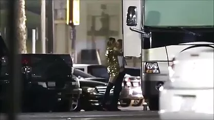 ブロンドの絞殺人は、緊急に床に経験豊富な俳優が必要です 女の子 専用 無料 エロ 動画