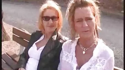 魅力的な入れ墨を持つ20歳の男は、通りに高品質の40歳の女性をファックします 女性 専用 セックス 無料 動画