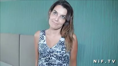 男は寝室で彼のガールフレンドに口頭を与える 女子 専用 アダルト 動画