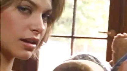 この男は、ウェブカメラの前で彼女のおっぱいに若い彼女と兼を犯した アダルト 無料 女性 専用