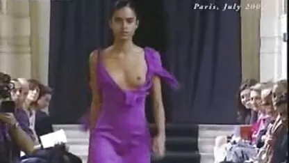 ジムでトレーナーとすべての穴をクソ黒髪stunners 無料 女性 専用 エロ 動画