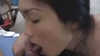 スリムな女の子masturbates彼女のclit間に性別と男でベッド 女の子 専用 無料 エロ 動画